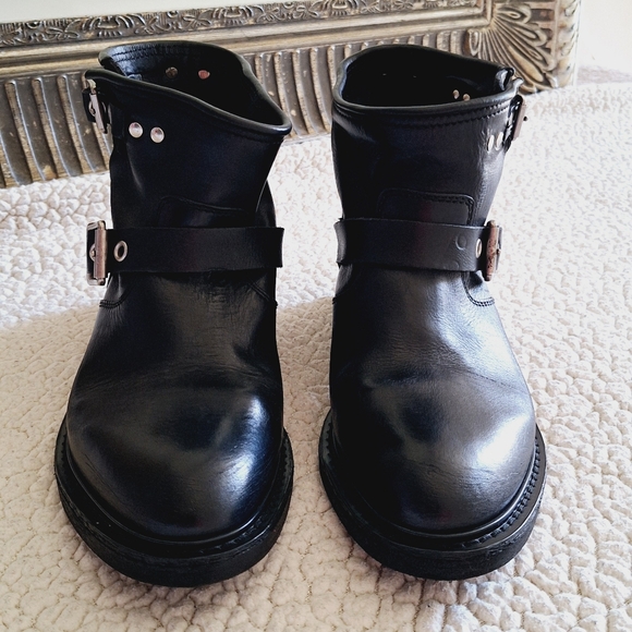 GOLDEN GOOSE Black Leather Biker Low Boots Booties EU 37 US 7 Org $750 - Picture 7 of 15